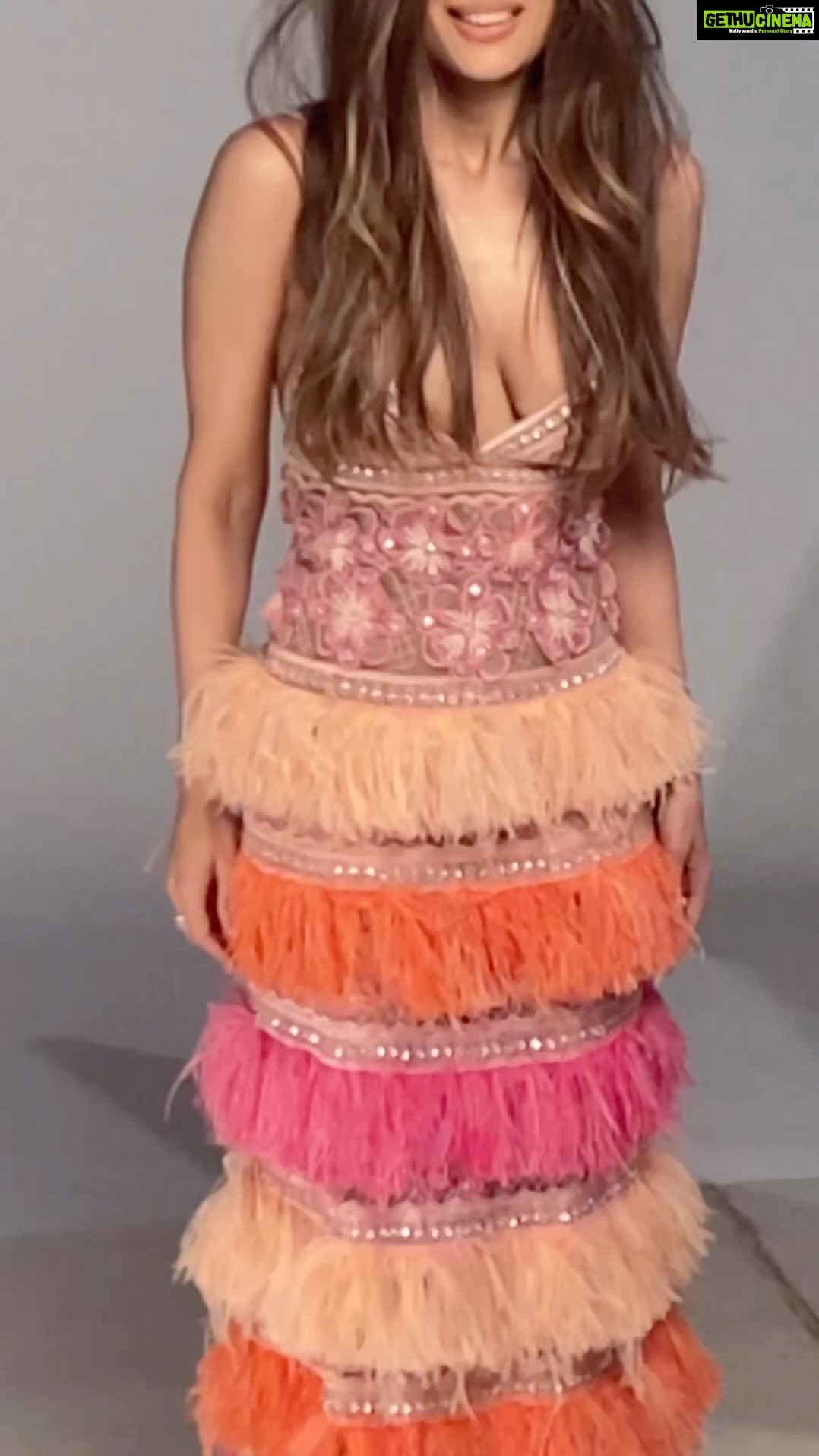 Malaika Arora Instagram - Let’s hula-hula……..
