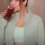 Malaika Arora Instagram - Infuse your sangria with a radiant twist. Try @malaikaaroraofficial s favourite Sangria recipe using Kapiva Glow Mix! 🌹✨🧊🌱 It not only elevates the flavour but also adds a touch of wellness to your favourite drink! Cheers to glowing from within! ⭐🥂 Try today! www.kapiva.in #skinkasahifood #skinfoods #kapiva #kapivaskinfoodsglowmix #collagencooler #glowmixrecipe #recipes #naturalingredients #ayurvedicingredients #ayurvediclifestyle #ayurvedicproduct #ayurveda #skincare #skincaretips #collagen #glutathione #hyaluronicacid #skinsupplement #ayurvedicskincare #ad #reelsinstagram #trendingaudio #trendingreels