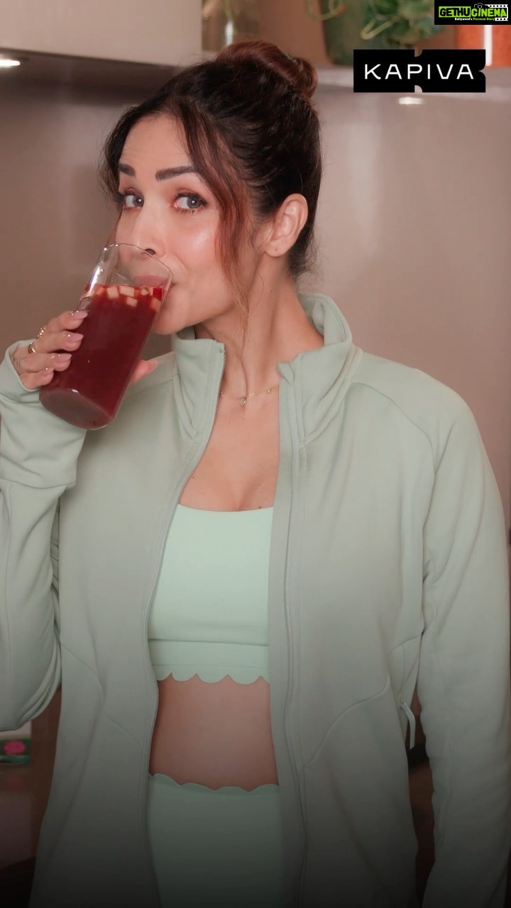 Malaika Arora Instagram - Infuse your sangria with a radiant twist. Try @malaikaaroraofficial s favourite Sangria recipe using Kapiva Glow Mix! 🌹✨🧊🌱 It not only elevates the flavour but also adds a touch of wellness to your favourite drink! Cheers to glowing from within! ⭐🥂 Try today! www.kapiva.in #skinkasahifood #skinfoods #kapiva #kapivaskinfoodsglowmix #collagencooler #glowmixrecipe #recipes #naturalingredients #ayurvedicingredients #ayurvediclifestyle #ayurvedicproduct #ayurveda #skincare #skincaretips #collagen #glutathione #hyaluronicacid #skinsupplement #ayurvedicskincare #ad #reelsinstagram #trendingaudio #trendingreels
