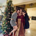 Malaika Arora Instagram - Merry Christmas ❤️🎄🤗#xmasphotodump🎄🤶🏾🎅🏾🎁( we missed u @arjunkapoor )