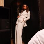 Malaika Arora Instagram - 🤍🤍🤍. Pantsuit by : @rohitgandhirahulkhanna Top by : @labelrsvp Jewellery by : @khannajewellerskj Heels by : @publicdesire Styled by :@manekaharisinghani Makeup by : @meghnabutanihairandmakeup Shot by : @ruchir_vashishtha Managed by : @ektakauroberoi