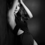 Malaika Arora Instagram - The Oh So Cool… & always So Hot 🔥🔥@malaikaaroraofficial… Styled by @anaitashroffadajania . @disneyplushotstar @banijayasia @banijaygroup @khuzema_kezer @hairstylist_madhav2.0 @meghnabutanihairandmakeup @ektakauroberoi
