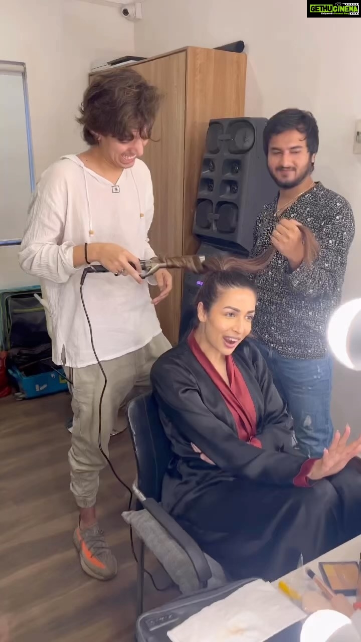Malaika Arora Instagram - #MIM#MovingInWithMalaika#reels#fashion
