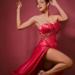 Malaika Arora Instagram - MOOD…. 1,2, cha c,cha,cha…………@darsarahighfashion Earrings by : @zoyajewels Rings by : @zoyajewels Styled by :@manekaharisinghani Makeup by: @reshmaamerchant Hair by : @hairstylist_madhav2.0 Shot by : @sameerbelvalkar Managed by : @ektakauroberoi