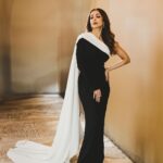 Malaika Arora Instagram - Gown - @gaffestudios @vandafashionagency Jewellery - @kkjewelsofficial @ascend.rohank Shoes - @louboutinworld Styled by - @aasthasharma @reannmoradian @wardrobist Hair - @souravv_roy_ Makeup - @simone.hairandmakeup Managed by- @naureen.abdullah 📸 - @studiopicsing
