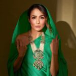 Malaika Arora Instagram - A masterful extrapolation of enamel work besides the magic of polki, coloured gemstones and full-cut diamonds bring to life this heirloom collectible seen on Malaika Arora. @malaikaaroraofficial @longformgram Photography: @taras84 Styling : @manekaharisinghani Makeup : @mallika_bhat Hair : @hairstylist_madhav2.0 Production : @ikp.insta #MalaikaaroraxKhannaJewellers #KhannaJewellers #khannajewellerskj #IndiaModern #IndianJewellery #AweInspiring #ContemporaryDesign