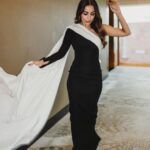 Malaika Arora Instagram – Gown – @gaffestudios @vandafashionagency
Jewellery – @kkjewelsofficial @ascend.rohank
Shoes – @louboutinworld

Styled by – @aasthasharma @reannmoradian @wardrobist 
Hair – @souravv_roy_
Makeup – @simone.hairandmakeup
Managed by- @naureen.abdullah
📸 – @studiopicsing