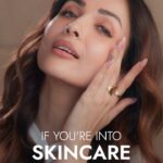Malaika Arora Instagram - We totally agree with @malaikaaroraofficial Healthy skin isn’t a miracle, it takes work to stay consistent 💁🏻‍♀️ And that’s why we recommend our Skin Foods Glow Mix to help you with naturally healthy and glowing skin 🌹⭐️🌿 It is: ✨ 100% Ayurvedic ✨ Boosts collagen ✨ Promotes Hyaluronic acid and glutathione Wait no more Try now! LINK IN BIO 🔗 #skinkasahifood #skinfoods #kapiva #kapivaskinfoodsglowmix #ad #naturalingredients #ayurvedicingredients #ayurvediclifestyle #ayurvedicproduct #ayurveda #Skincare #Skincaretips #collagen #glutathione #hyaluronicacid #Skinsupplement #ayurvedicskincare ##reelsinstagram #trendingaudio #trendingreels