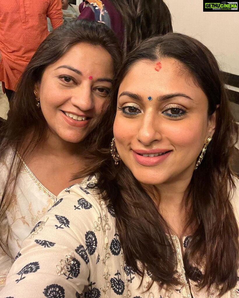 Malavika Instagram - A heartwarming day with my best friend and Bappa’s divine presence. 🌟🕉️ #blessed