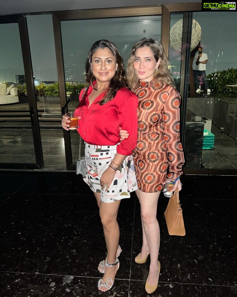 Malavika Instagram - Friendship and celebrations – the perfect combo for a fantastic birthday bash! 🥳🎈