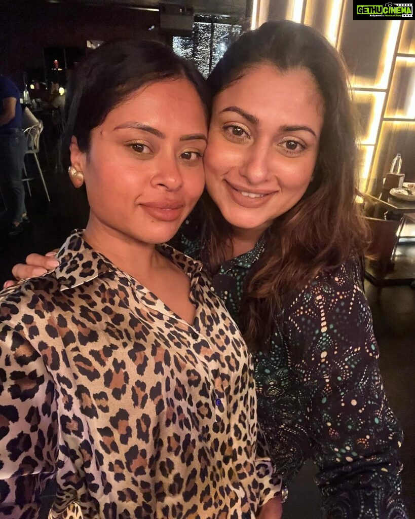 Malavika Instagram - Had an incredible night with my favorite cousin, my unpaid therapist and my confidante @jraj131517 . Time flew as we shared and listened. Grateful to have you in my life. Love you immensely! ♥️ Kazé Bangalore