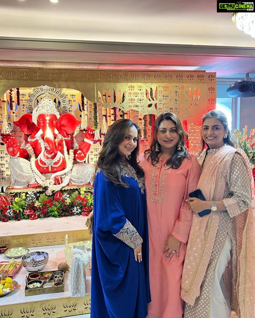 Malavika Instagram - Ganesh Chaturthi vibes at its best with friends and family 🌺🎉