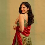 Malavika Mohanan Instagram – ♥️✨
Spent most of this festival recovering from a nasty viral. Plz say hi if you went through same(for solidarity) 🐼

@kiransaphotography
@punitbalanaofficial 
@20am_design
@koharbykanika
@makeupbyanighajain
@hairbyradhika
@theitembomb