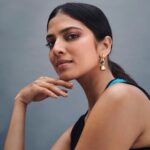 Malavika Mohanan Instagram - 🖤💙🖤 📸 @manasisawant Wearing @lovebirds.studio Styled by @artcantbebothered Makeup @eshwarlog Hair @arvindkumarr_hair PR @theitembomb Earrings @isharya Ring @outhousejewellery