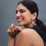 Malavika Mohanan Instagram - 🖤💙🖤 📸 @manasisawant Wearing @lovebirds.studio Styled by @artcantbebothered Makeup @eshwarlog Hair @arvindkumarr_hair PR @theitembomb Earrings @isharya Ring @outhousejewellery