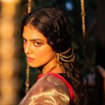 Malavika Mohanan Instagram - 🥀🍃 @kannasrihari @labelsouravdas @the.olio.stories @eshwarlog @shabnam_azmi @theitembomb