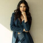 Malavika Mohanan Instagram – Spent a lovely afternoon in Chennai having the most stimulating(not to mention crucial) conversations about women in cinema with @maitribyprimevideo steered by the lovely @smritikiran 🤍

@kiransaphotography 
@pranita.abhi 
@makeupbyanighajain 
@arvindkumar_hair 
@theitembomb 

Outfit @arokaofficial
Shoes @louboutin 
Earrings @misho_designs 
Ring @swarovski