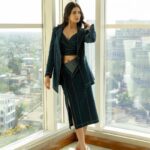 Malavika Mohanan Instagram - Spent a lovely afternoon in Chennai having the most stimulating(not to mention crucial) conversations about women in cinema with @maitribyprimevideo steered by the lovely @smritikiran 🤍 @kiransaphotography @pranita.abhi @makeupbyanighajain @arvindkumar_hair @theitembomb Outfit @arokaofficial Shoes @louboutin Earrings @misho_designs Ring @swarovski