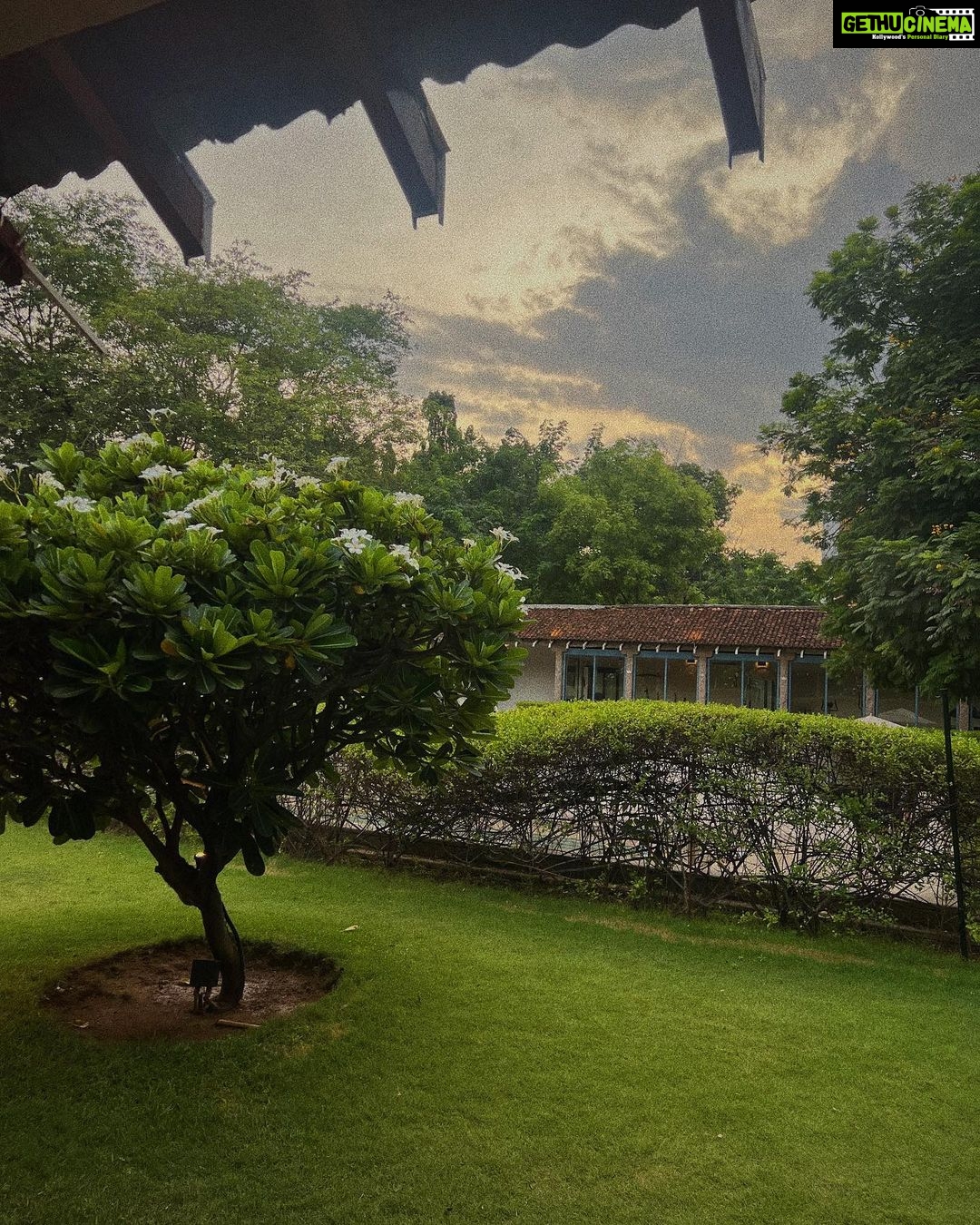 Malavika Mohanan Instagram - Madurai and its sky : A love affair 💕 (No.4 is a time-lapse taken post our shoot one evening when the sky was romancing a gorgeous incessant thunderstorm against the backdrop of the most magnificent rocks♥️) #ThangalaanDays