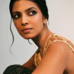 Malavika Mohanan Instagram – 🤍

📸 @nehachandrakant
Assisted by (Photography) @avinash78ni
Makeup @sonamdoesmakeup
Hair @hairstylist_madhav2.0
Assisted by (Hair) @gulshan_geloth
Styled by @vrindaanarang
Assisted by (Styling) @kalyaniadhxv @imranshaikh_official
Top @myalmari_ 
Pants @that.antiquepiece 
PR @theitembomb