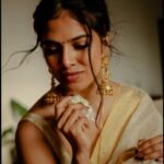 Malavika Mohanan Instagram – Wishing everyone a very Happy & love filled Onam! ♥️🌼✨

{Pic 1 & pic 10 are the yin & yang of my personality ☯️ }

Lots of ♥️ to @the.mad.hair.scientist @harshjanii @eshwarlog @theitembomb for this lovely evening of dress up & ‘pookalam’ 🌼