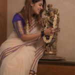 Malavika Wales Instagram - എന്റെ കണ്ണന്റെ കൂടെ ഉള്ള തിരുവോണം 🌻