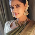 Mamta Mohandas Instagram - Energy goes where focus goes.. And for that, surround yourself with those who are focused only on bringing good energies to you! 😇💚 Outfit : @kalyansarees HMU: @surya_ishaan 🎥 & ✂️: @saneshphotography 🪴🌱 #plantingwithfaith #goodenergy #positive #green 🕊️ #nature #future