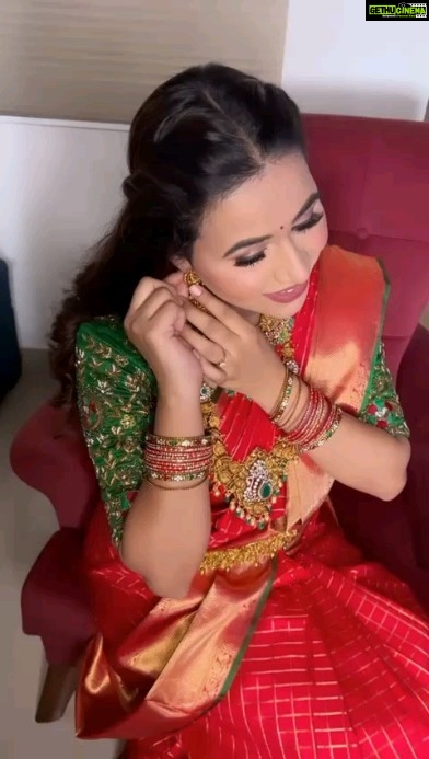 Manali Rathod Instagram - # family wedding Saree draping by : @ramyasareedraping Blouse designed by :@sri_bhavani_boutique
