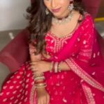 Manali Rathod Instagram – #familyengagement 
💗💗💗
Dress designed by @shreeeshastudio