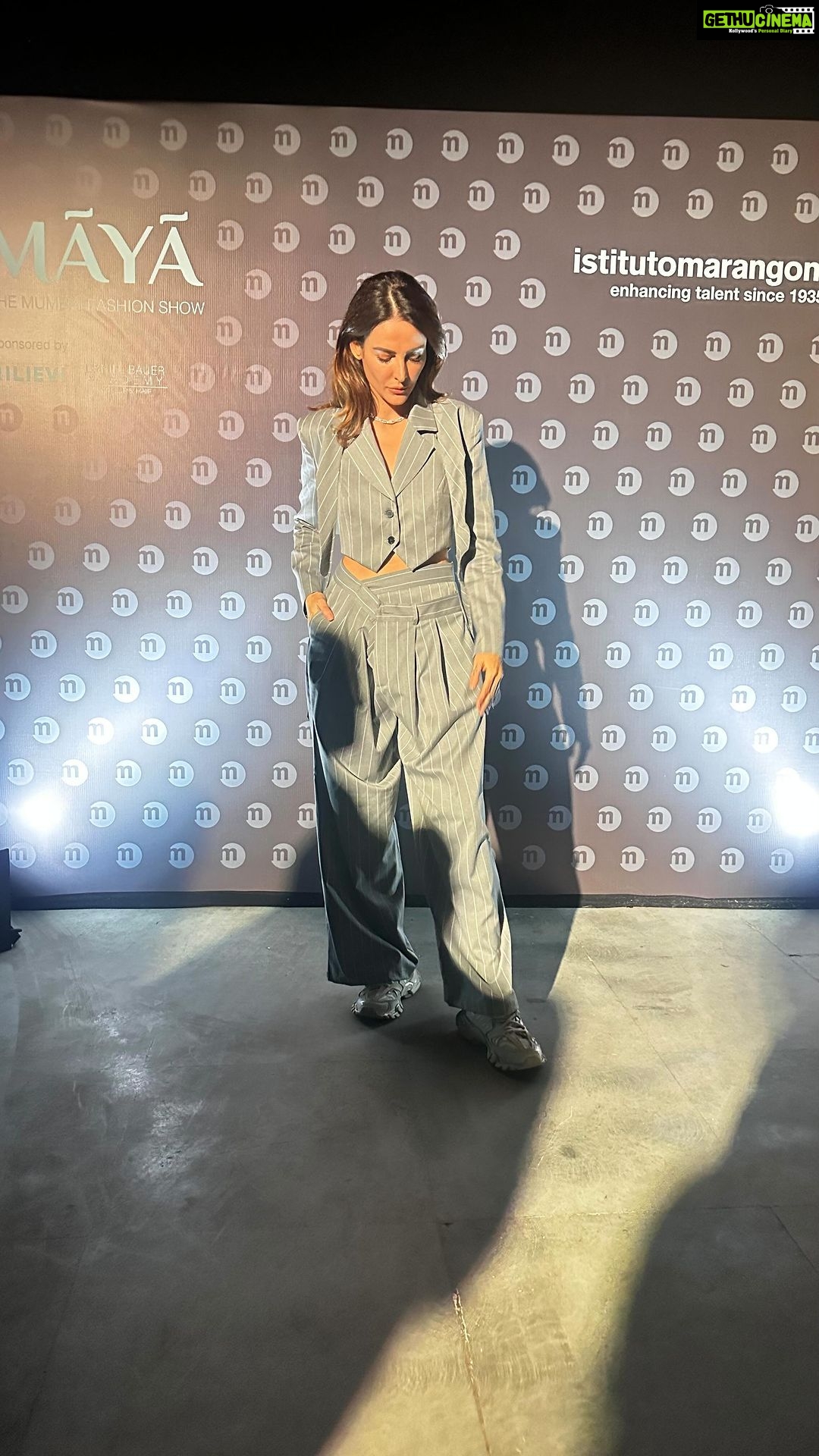 Mandana Karimi Instagram - About last night at the @istitutomarangoni_mumbai fashion show β #AlwaysSupportTalent! π€© What an incredible show with stunning designs. Congratulations, @mevinism, and the entire team. @gala.minal, I absolutely adored all your pieces! β€οΈ πΈβ¨ #FashionShowFun #StunningDesigns