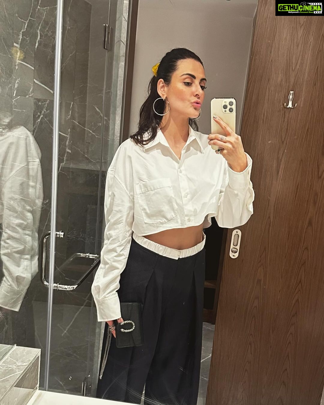 Mandana Karimi Instagram - This week so far... Promised me, I would get fit again 💪😇 Mumbai - मुंबई