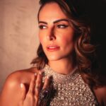 Mandana Karimi Instagram - Old Hollywood with a side of extra glam 🩶 Styled in.. Outfit: @cheriedofficial Jewellery: @sangeetaboochra Bag : @judithleiberindia Stylist: @shereenlovebug Assisted by: @snehhasuresh @riaasthana HMU: @kinnari_vora . . . ⁣ .⁣ .⁣ .⁣ .⁣ .⁣ #styleinspiration #photography #styleoftheday #love #beauty #photo #fashionstyle #travel #instafashion #instadaily