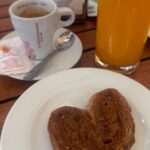 Mandana Karimi Instagram – I’m not a snacker,I’m a mealtime enthusiast 😬🤤 Barcelona, Spain