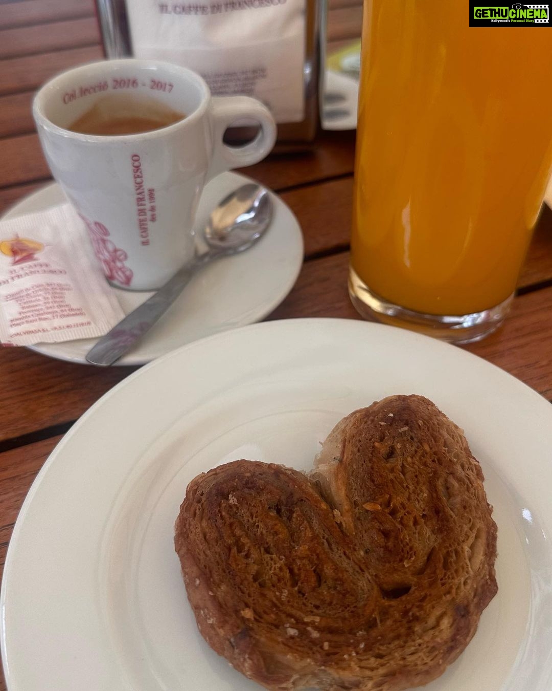Mandana Karimi Instagram - I'm not a snacker,I'm a mealtime enthusiast 😬🤤 Barcelona, Spain
