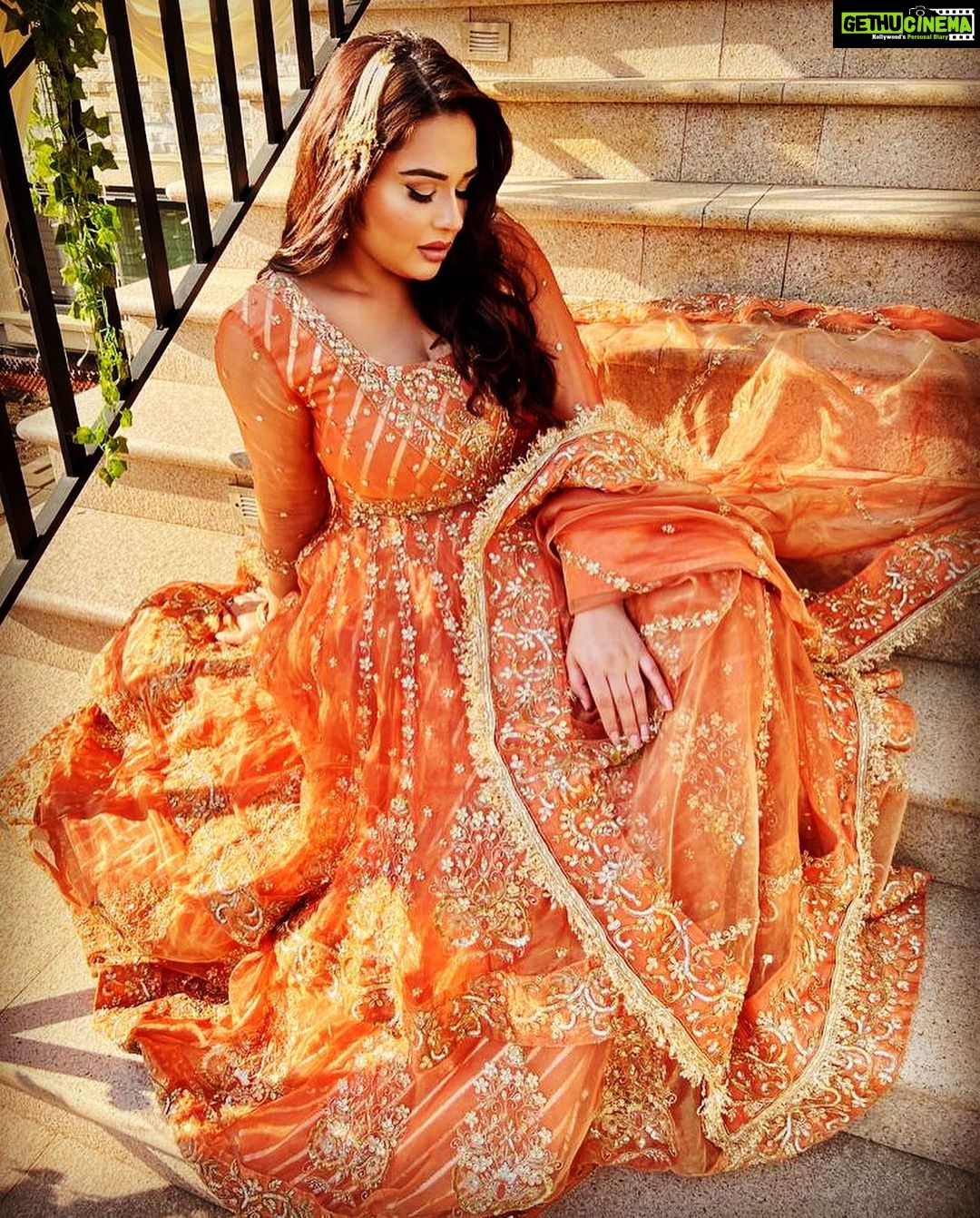 Mandy Takhar Instagram - And the Wedding Season begins.. 🧡 So in Love with your new collection @scarlet_by_shrutijamaal #bridestobe Outfit : @scarlet_by_shrutijamaal Makeup : @aman.deo_mua @pinkorchidstudio Hair : @hairbyameet Jewellery : @rasa_jewels