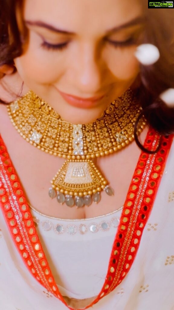 Mandy Takhar Instagram - I recently visited Malabar Gold and Diamonds at Masand Chowk, Jalandhar and fell in love with their exquisite designs! The best part is they have more than 30,000 designs for every occasion. Moreover, with One India One Gold Rate, you get the best gold rate across India. Visit the store today and experience it yourself! Model Town Jalandher