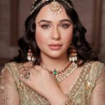 Mandy Takhar Instagram - All things Bridal … 🤍 #Zindagizindabaad #bridestobe #bridalseason Makeup by @shiwanidawar_artistry Photography by @deepikasdeepclicks Outfit by @scarlet_by_shrutijamaal Jewellery by @rubayatofficial