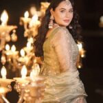 Mandy Takhar Instagram - All things Bridal 💛 Makeup by @shiwanidawar_artistry Outfit by @scarlet_by_shrutijamaal Videography by @deepikasdeepclicks Jewellery by @rubayatofficial #birdetobe #bridal #bridalseason #mandytakhar