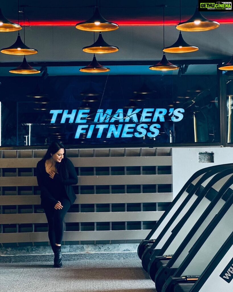 Mandy Takhar Instagram - The best Vibe of the Day @themakersfitness__ 🤍 #themakersfitness Photography @vikas_photographer_ Makeup @makeupbykajal_sharma Shoot managed by @celebwise.media Location @themakersfitness__