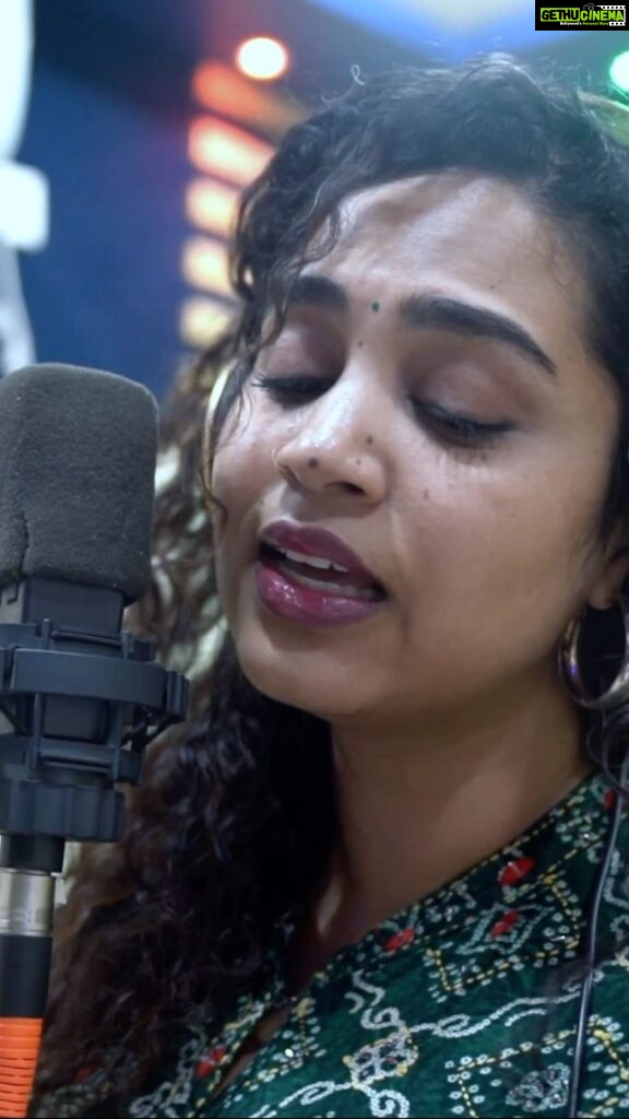 Manisha Eerabathini Instagram - BTS of Swetcha 🕊by @anoohadasari Full song on youtube 🥳 A @karthikkodakandla musical Magical voice of @manisha.eerabathini 🫶🏻