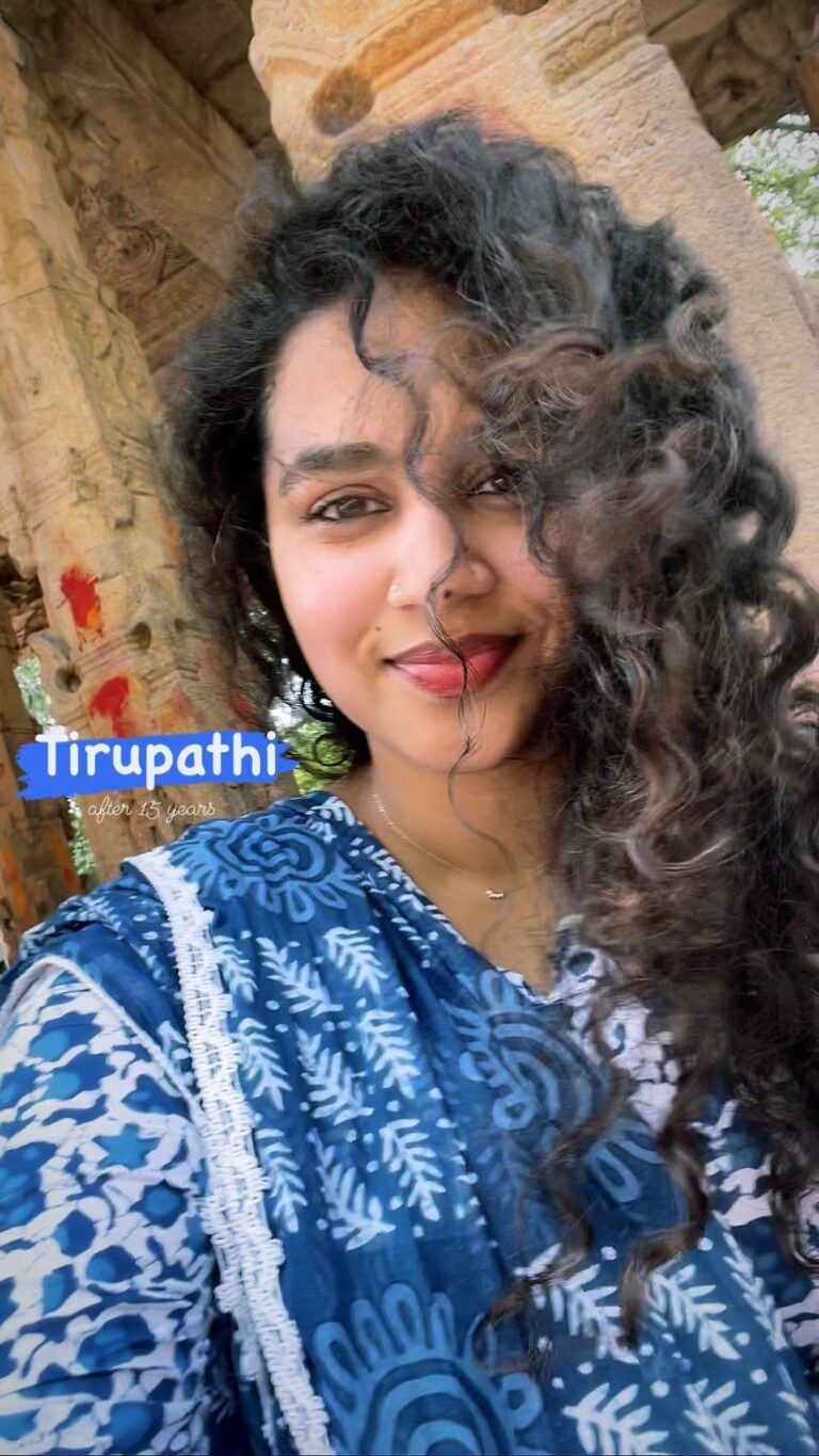 Manisha Eerabathini Instagram - a last-minute, short trip to Tirupathi after 15 years! ✨🙏🏻 ft. guest star @sameerabharadwaj who I ran into randomly right after our darshanam!