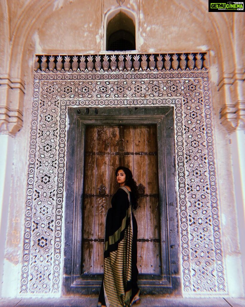 Manisha Eerabathini Instagram - s e p t e m b e r • d u m p • 🎵 ✈️ 📚 🎤 🙏🏻 ☕️ 🎥 Hyderabad