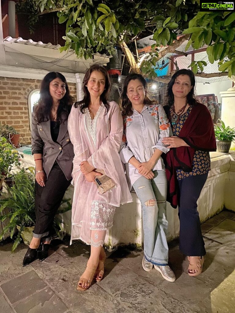 Manisha Koirala Instagram - Evening well spent with meaningful conversations with my dear friends Bhawani Rana Aparna Shah R Jyoti