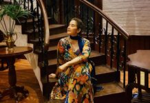 Manisha Koirala Instagram - “जब गोडाहरु अप्ठ्यारोमा हिड्ने बानी हुन्छन् । तब संसारकै हलुका खुट्टाहरु तपाईंका हुनेछन् । र , तपाईं जत्तिसुकै गह्रौ भारी बोकेर पनि आनन्दले हिड्न सक्नु हुनेछ “… loved this quote that I found on net … Wearing Aks Collection ❤️💃🏻