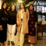 Manisha Koirala Instagram - What is life without good friends!!! My gorgeous n great empathetic doctors !!! #dassainvibes #dassainlagyo #celebration #friendshipgoals Baluwatar, Kathmandu