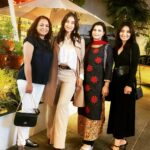 Manisha Koirala Instagram - What is life without good friends!!! My gorgeous n great empathetic doctors !!! #dassainvibes #dassainlagyo #celebration #friendshipgoals Baluwatar, Kathmandu