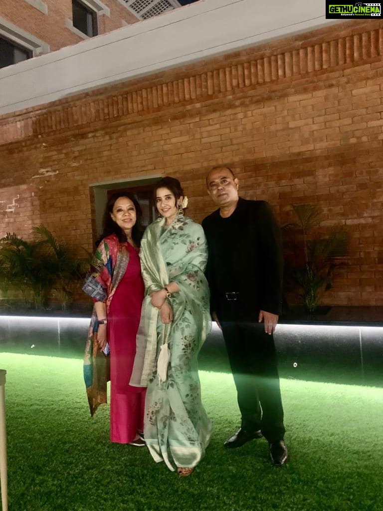 Manisha Koirala Instagram - What an august gathering ..Thank you Baba Sarkar Shrestha for being such a wonderful host!