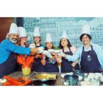 Manisha Koirala Instagram - Fun day trying to learn to cook #spanishfood With family n friends today at @hyattplacektm thnx @tasneemshahani fr organising it so well !! Kathmandu, Nepal