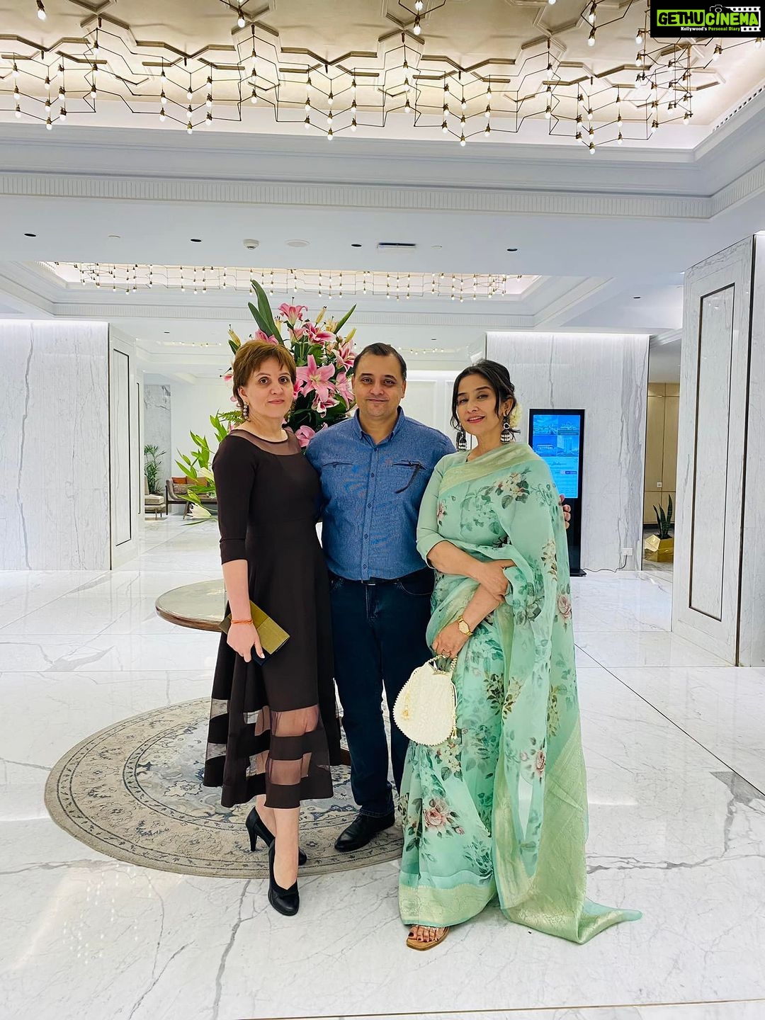 Manisha Koirala Instagram - What an august gathering ..Thank you Baba Sarkar Shrestha for being such a wonderful host!