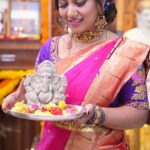 Manjula Paritala Instagram – #allabtyesterday😍 #ganeshchaturthi #tanjorepaintingonblouse #paithanisaree #loveurself #festivalvibes #festivewear 

#tanjorepaintingblouse @bhavya_art_bangalore